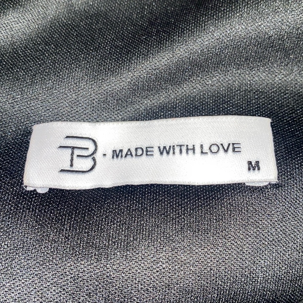 BUPT MADE WITH LOVE DRESS - Picture 5 of 7